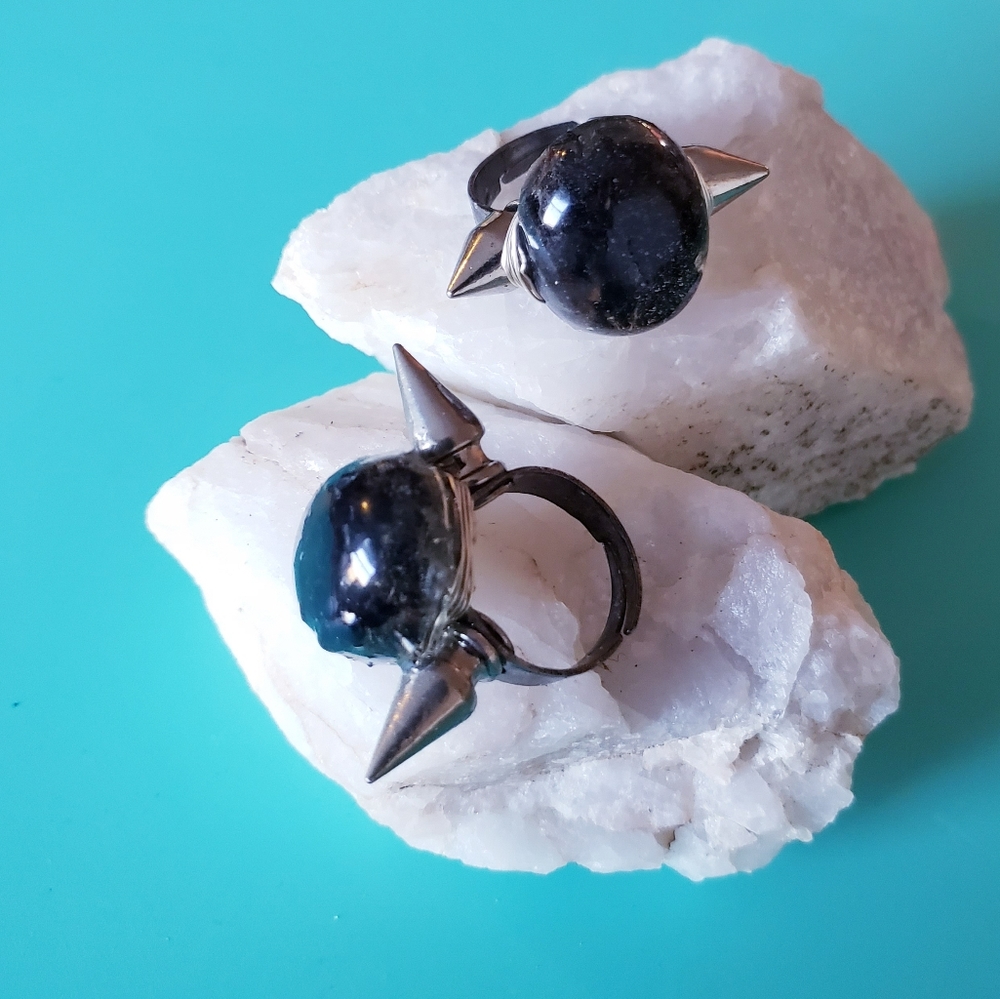 Spiked black tourmaline ring 🤘🏻 ONLY ONE LEFT!